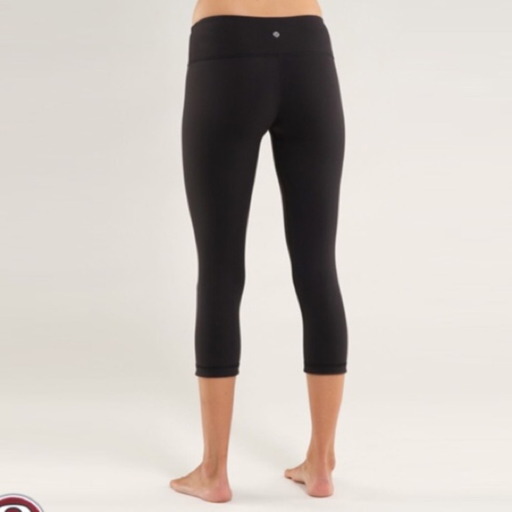 LuluLemon Wonder Under Crop